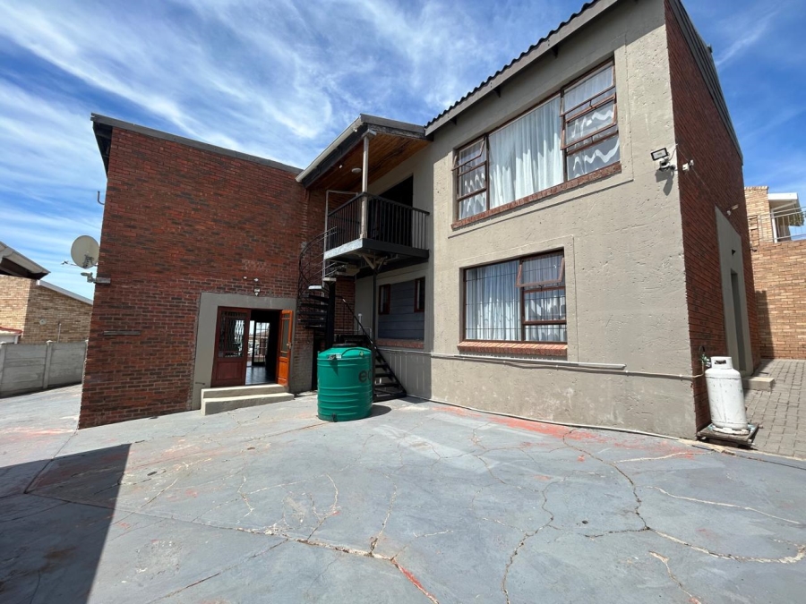5 Bedroom Property for Sale in Wavecrest Eastern Cape